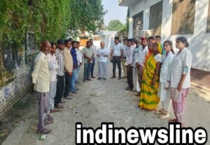 CEC के खिलाफ एकजुट होकर आवाज उठाते प्रदर्शनकारी